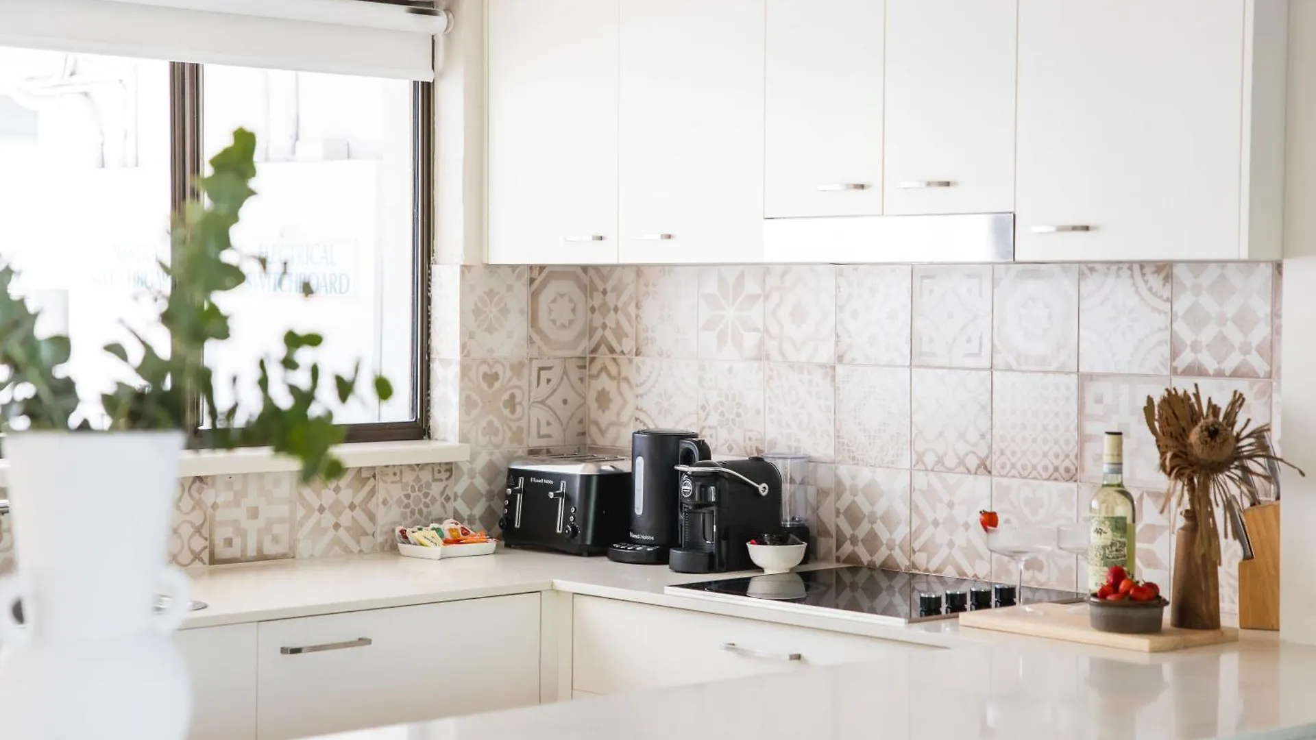 Spacious Noosa Parade Villa Walking Distance To Hastings St And Main Beach